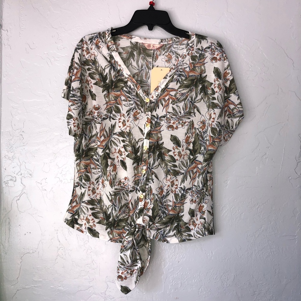 Beautiful, relaxed top